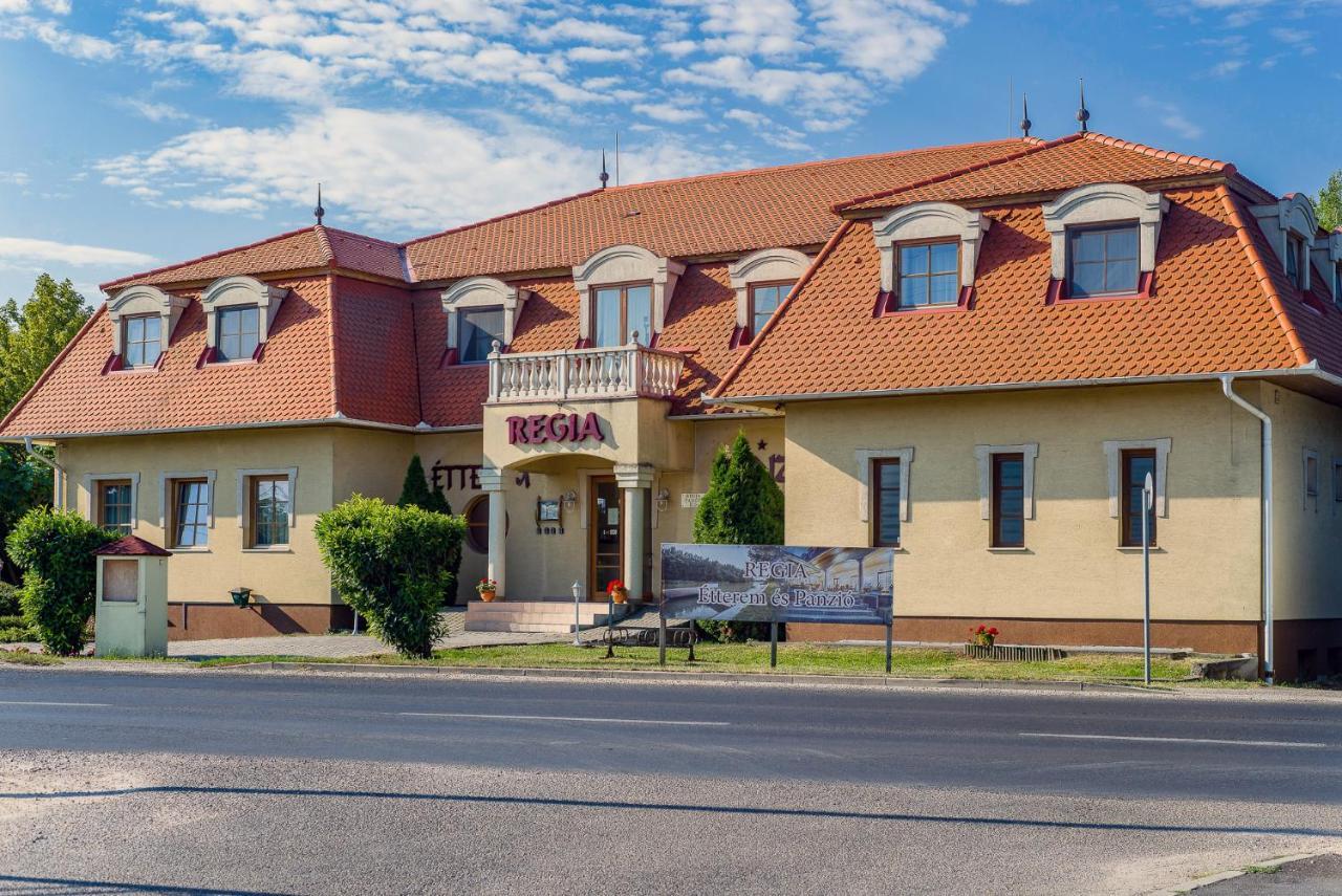 Bed and Breakfast Regia Panzió Halászi Exterior foto